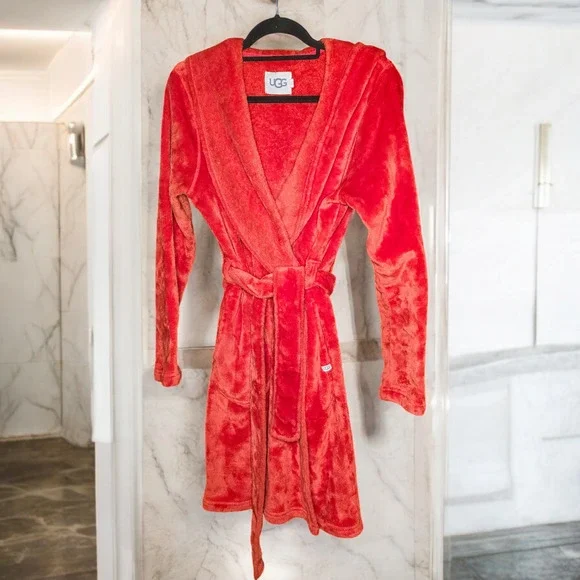 UGG Christmas Ribbon Red Miranda plush hooded robe with belt tie size M - Picture 10 of 10